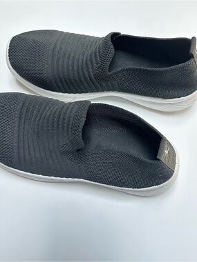 Danskin Black Slip-On Knit Loafers
